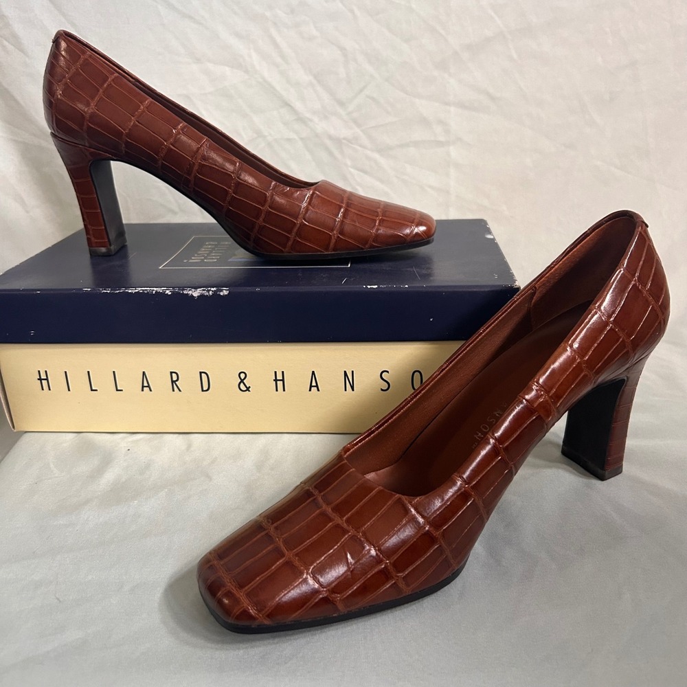 Hillard & Hanson Liz Brown Croc Embossed Leather Square Toe Block Heel Pumps 7M